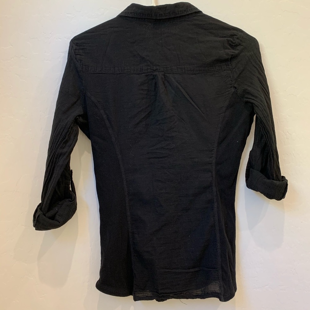 G by Guess Black Button Up Top - Picture 4 of 4